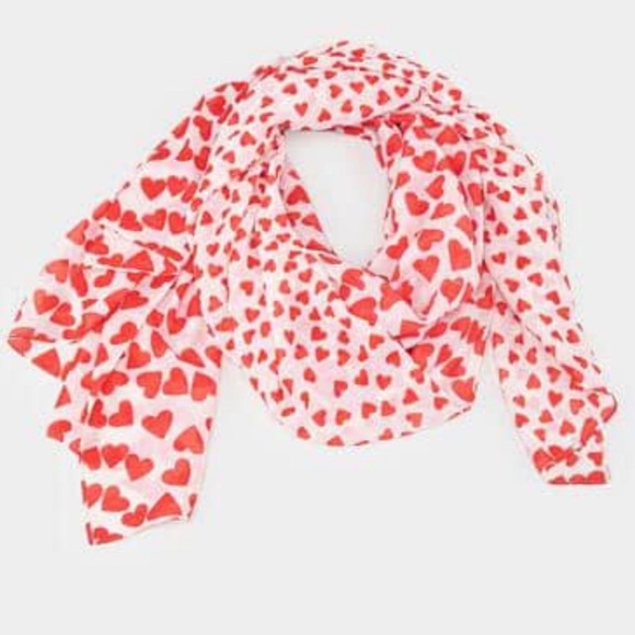 NWT Francesca’s Kayla Heart Scarf - Picture 2 of 3